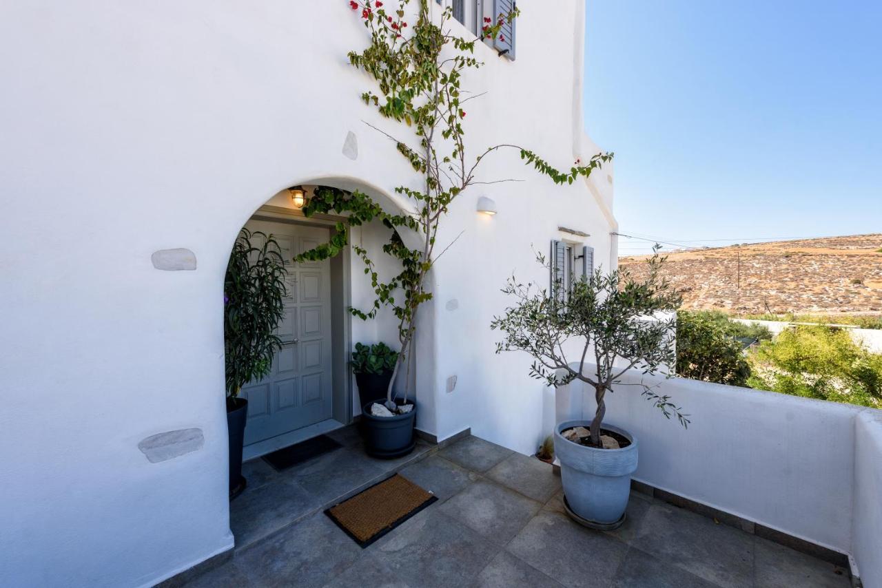 Hara'S Villa In Naousa , Paros Exterior photo