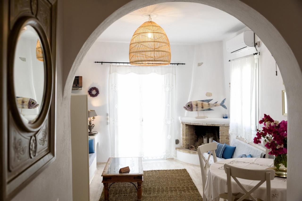 Hara'S Villa In Naousa , Paros Exterior photo
